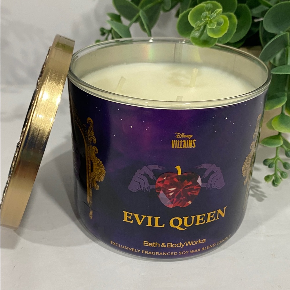 Bath & Body Works Disney Villains “Evil Queen” New 3 wick Candle